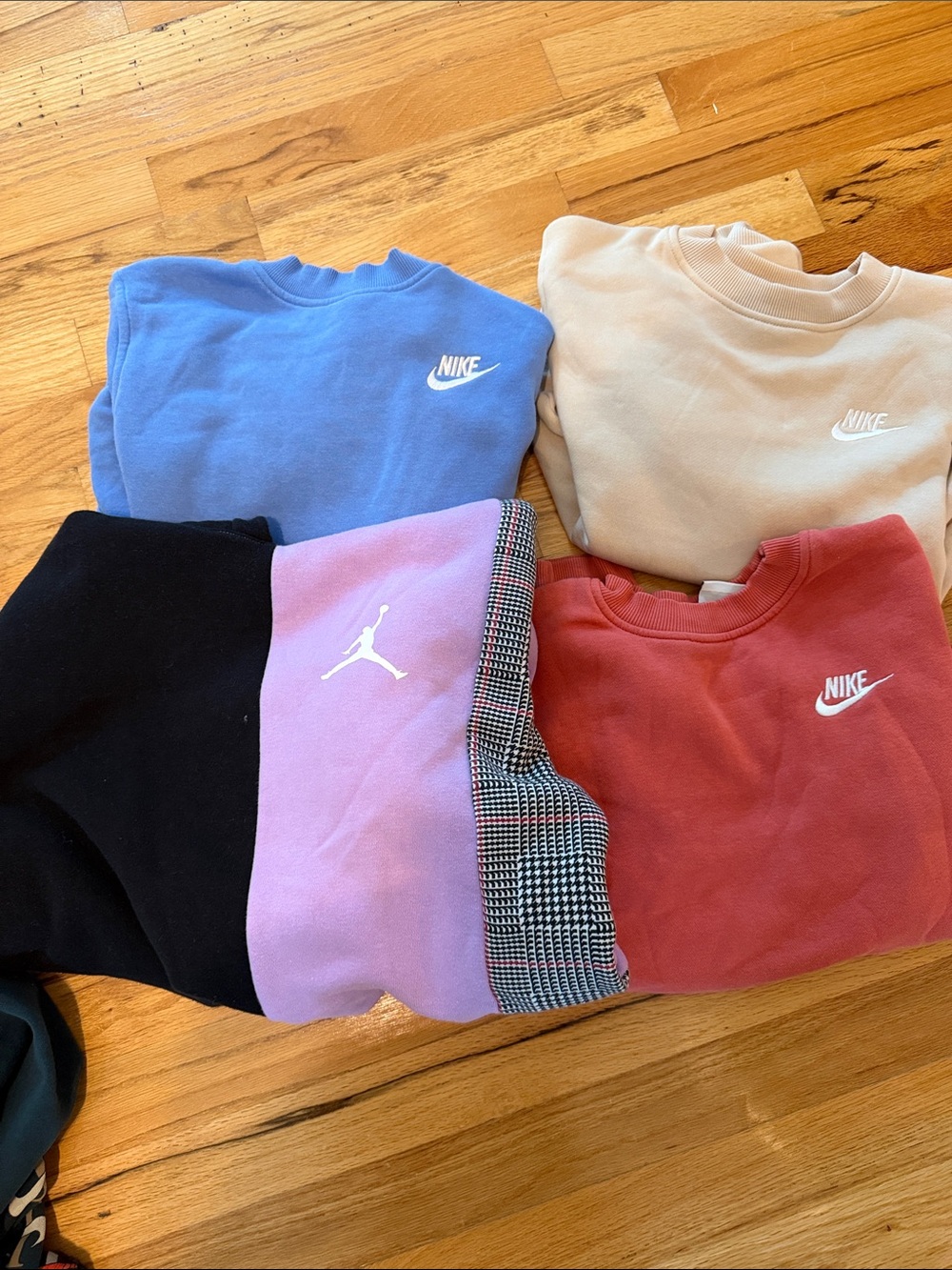 Girls Nike Kids Crewneck Sweatshirts Small (3) and Jordan Hoodie (1) Medium